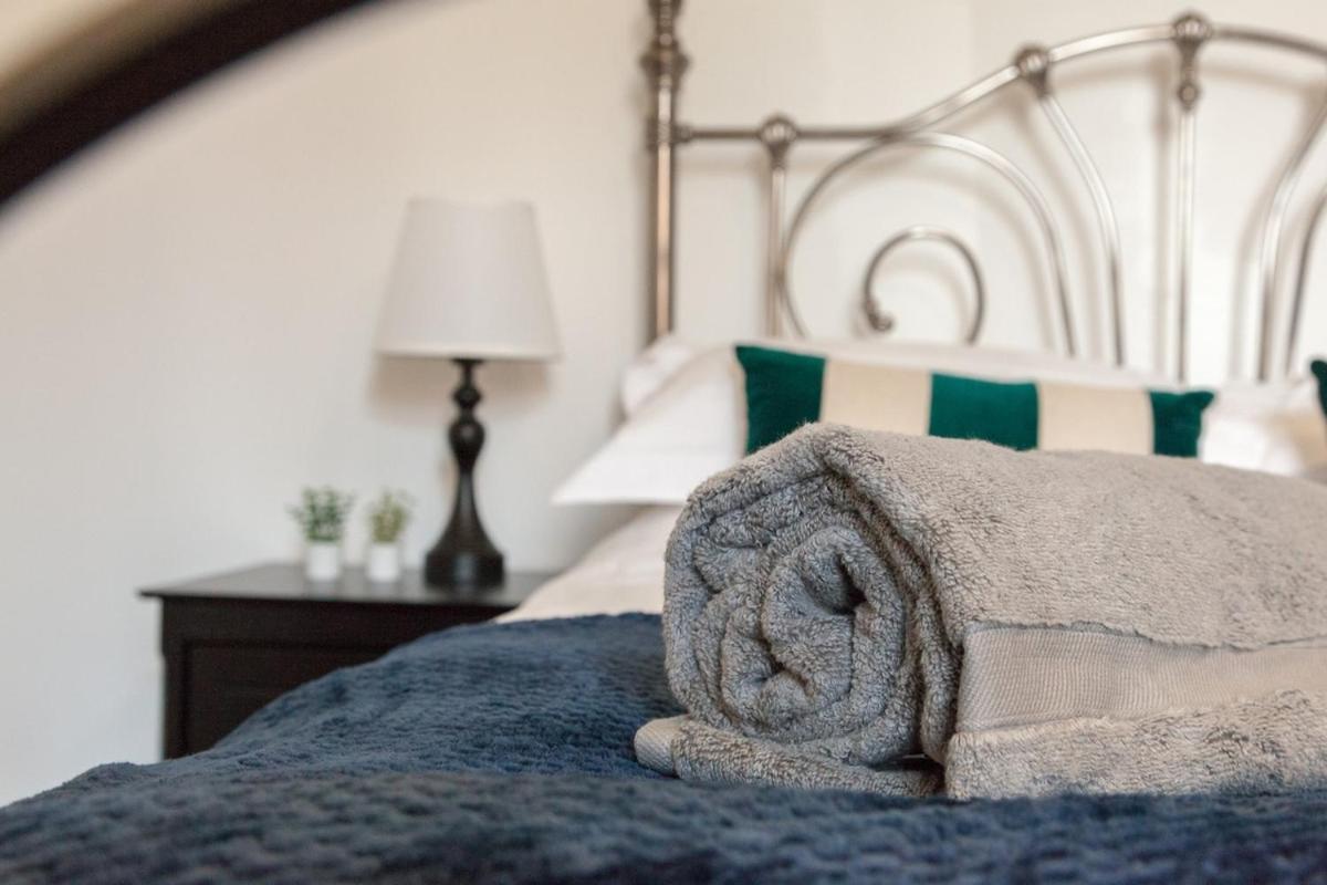 Victorian Elegance At Kingscliffe, Sleeps 17 *
