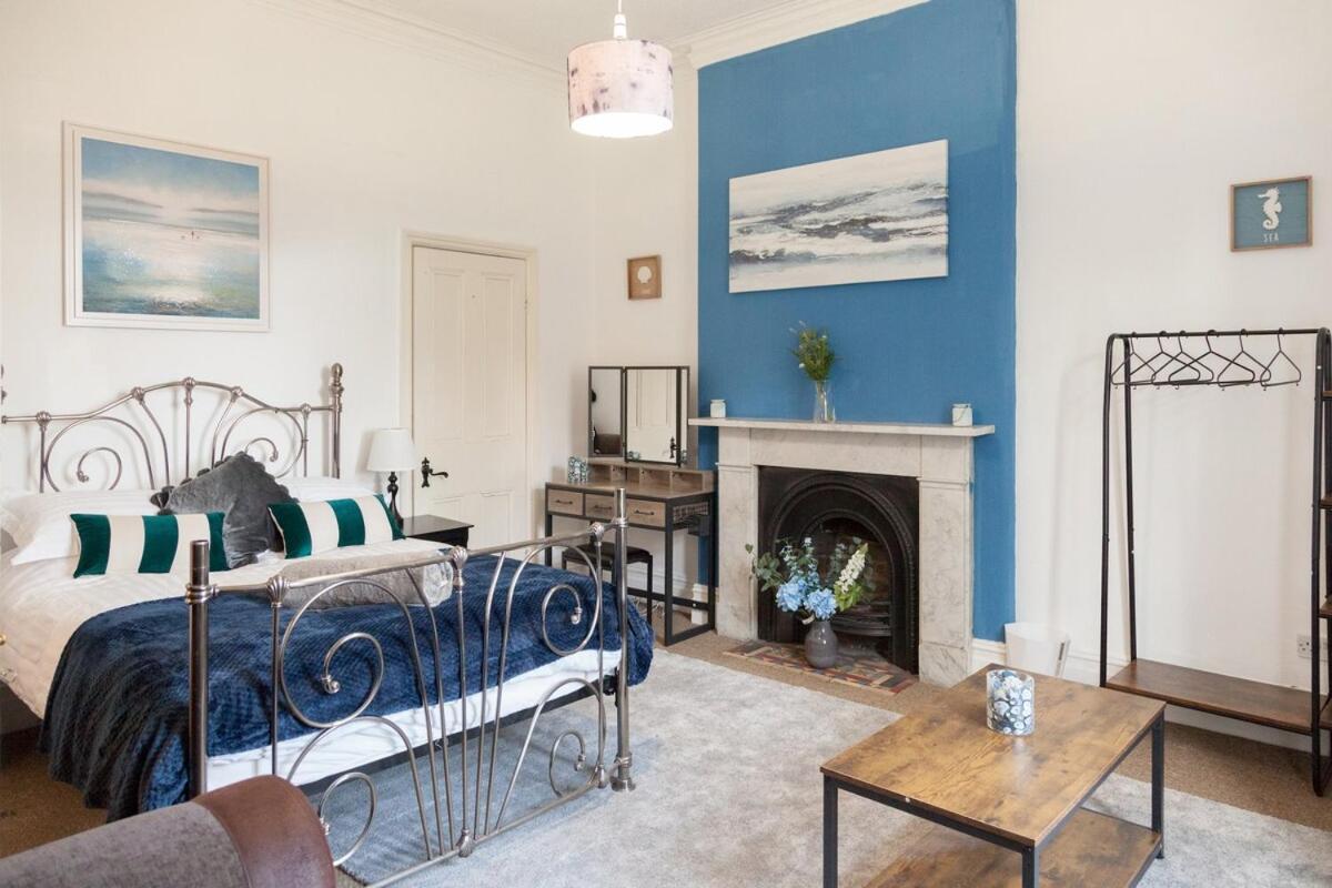 Villa Victorian Elegance At Kingscliffe, Sleeps 17 *