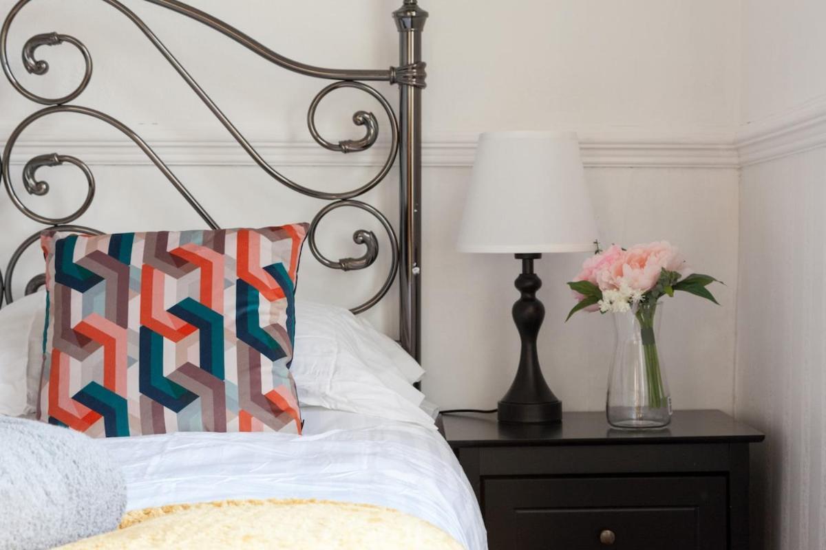 Victorian Elegance At Kingscliffe, Sleeps 17 *