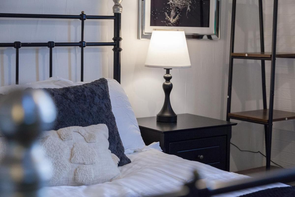 Victorian Elegance At Kingscliffe, Sleeps 17
