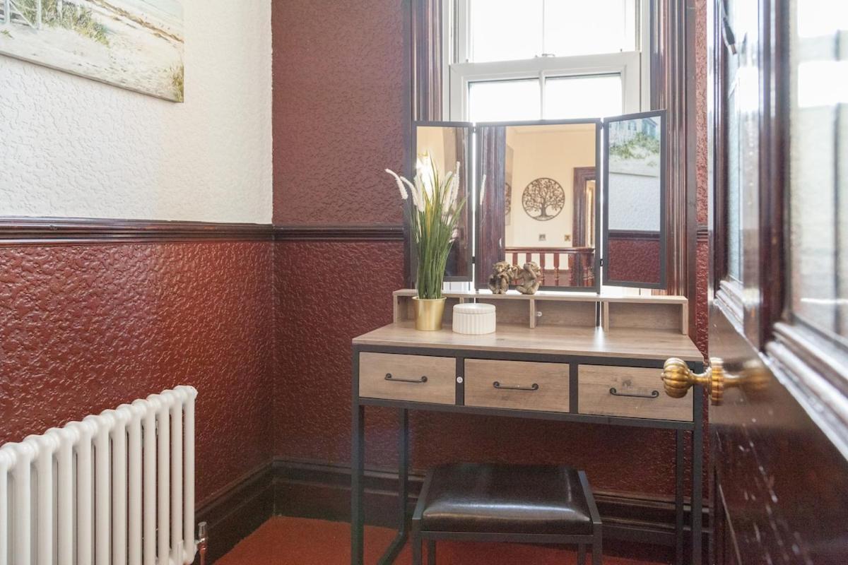 Victorian Elegance At Kingscliffe, Sleeps 17 Villa Manchester