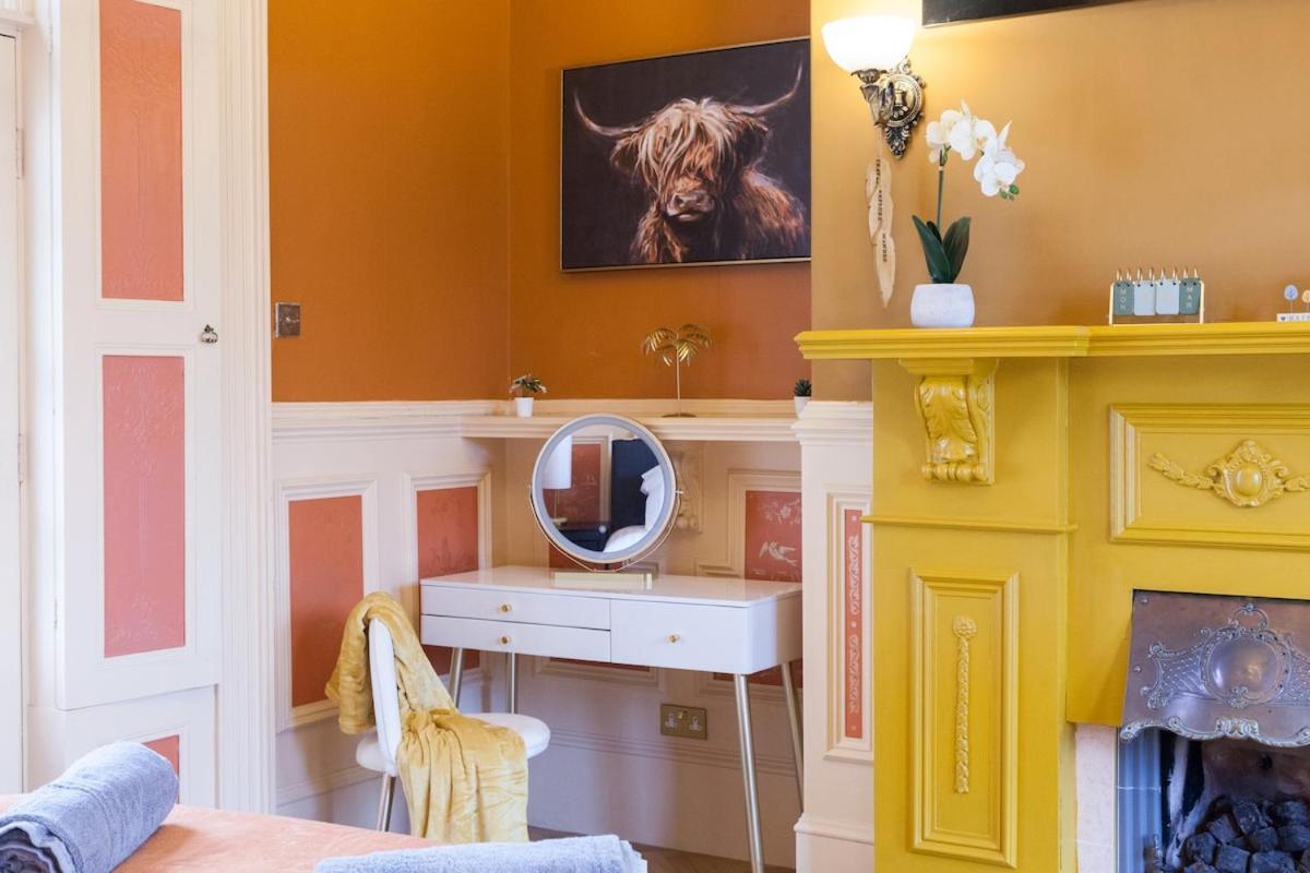 Victorian Elegance At Kingscliffe, Sleeps 17 *