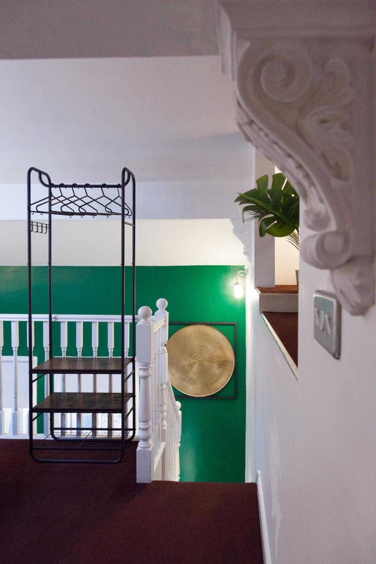 Villa Victorian Elegance At Kingscliffe, Sleeps 17 *