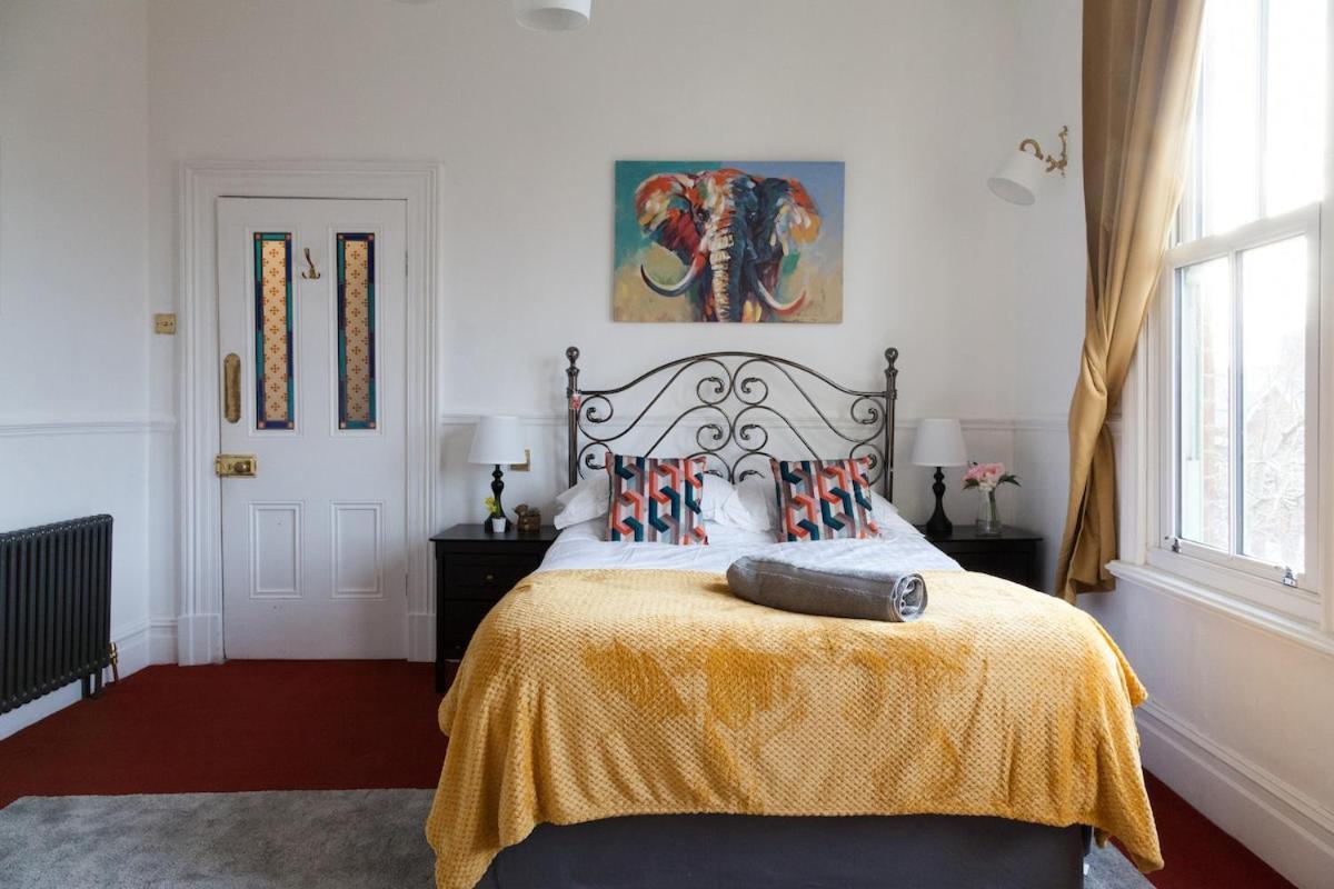 Villa Victorian Elegance At Kingscliffe, Sleeps 17 *