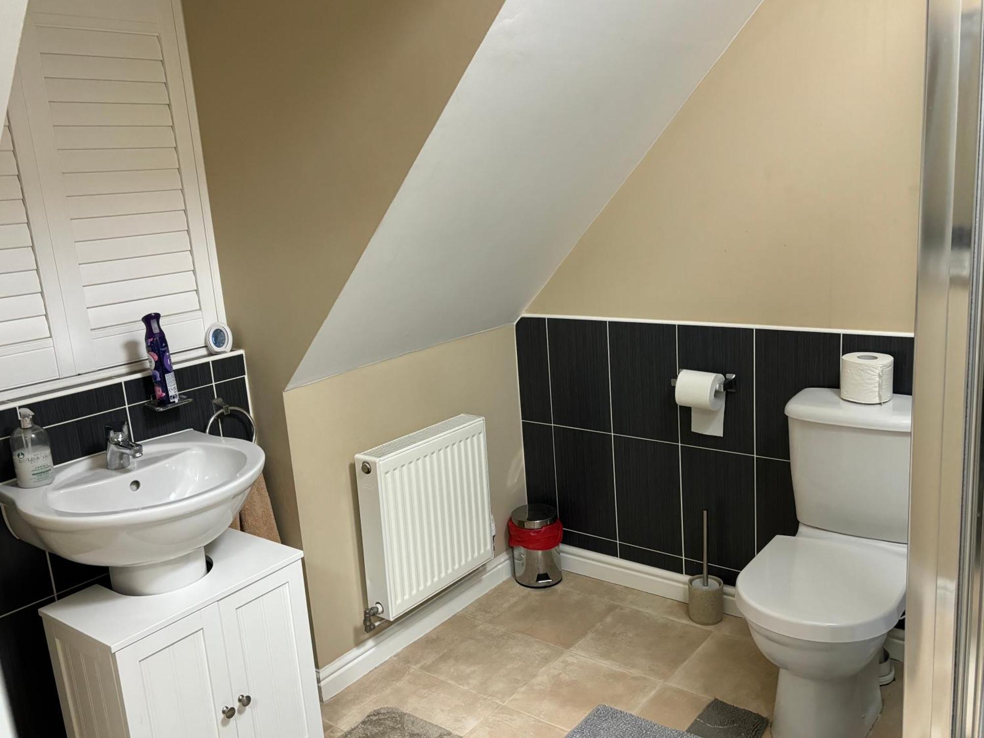 Apartment Affordable In A 4 Bedroom House Manchester