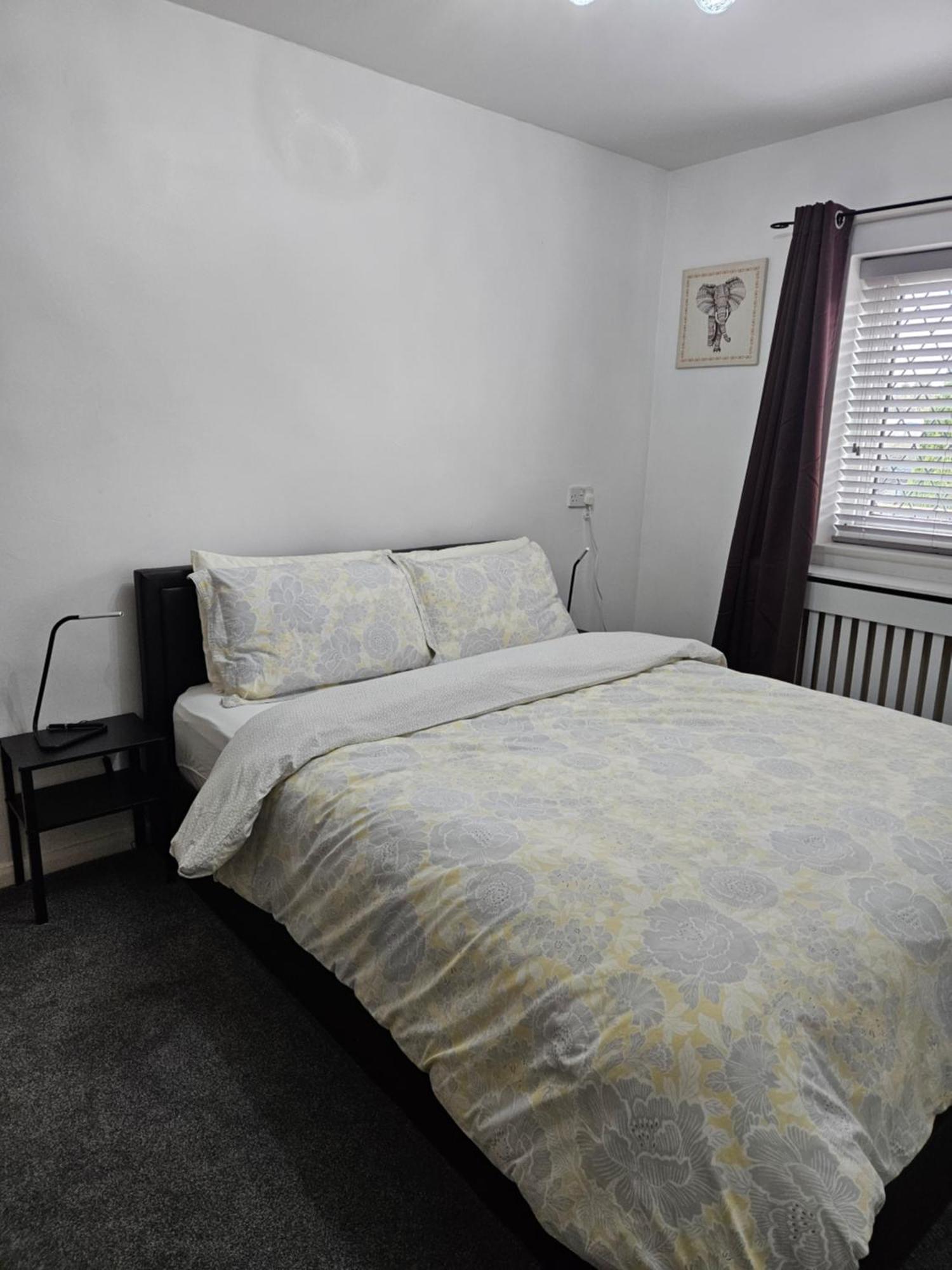Entire Rental, Easy Reach To Etihad Stadium Manchester