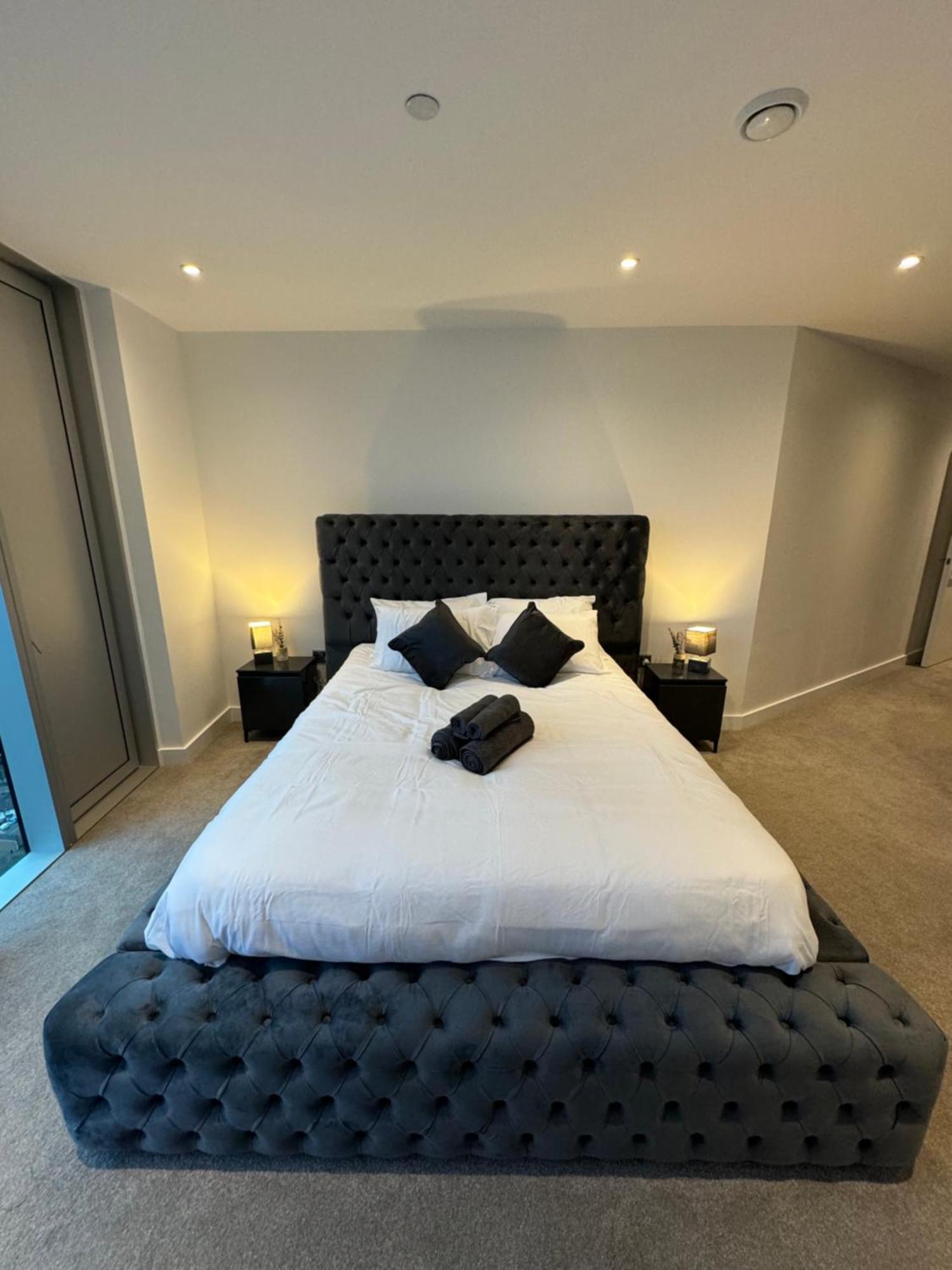 3 Bedroom Penthouse In The Centre Deansgate New Build High Floor Apartment Manchester