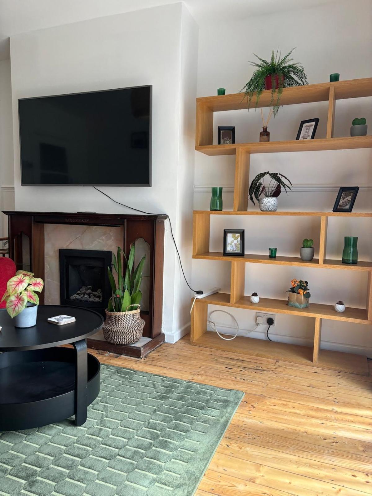 Blackley Rustic Gem A Suburb Hideaway Holiday home *