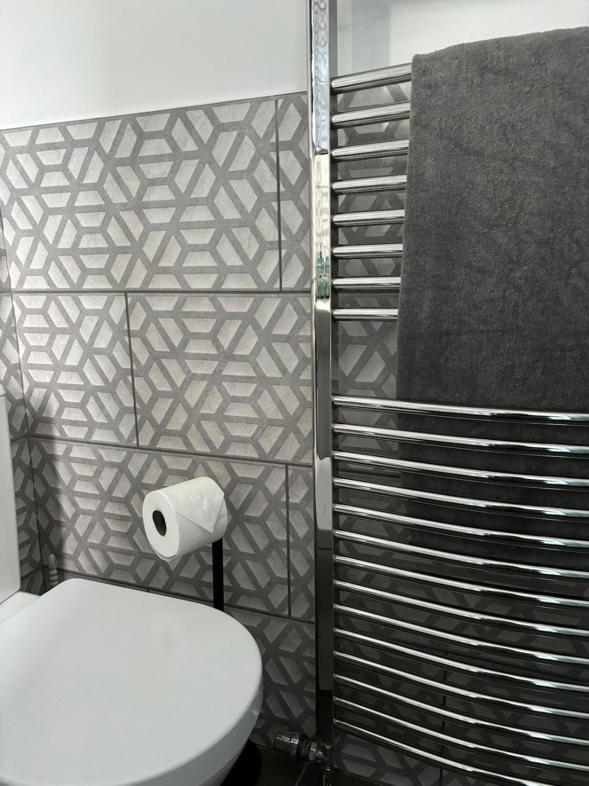 Blackley Rustic Gem A Suburb Hideaway *