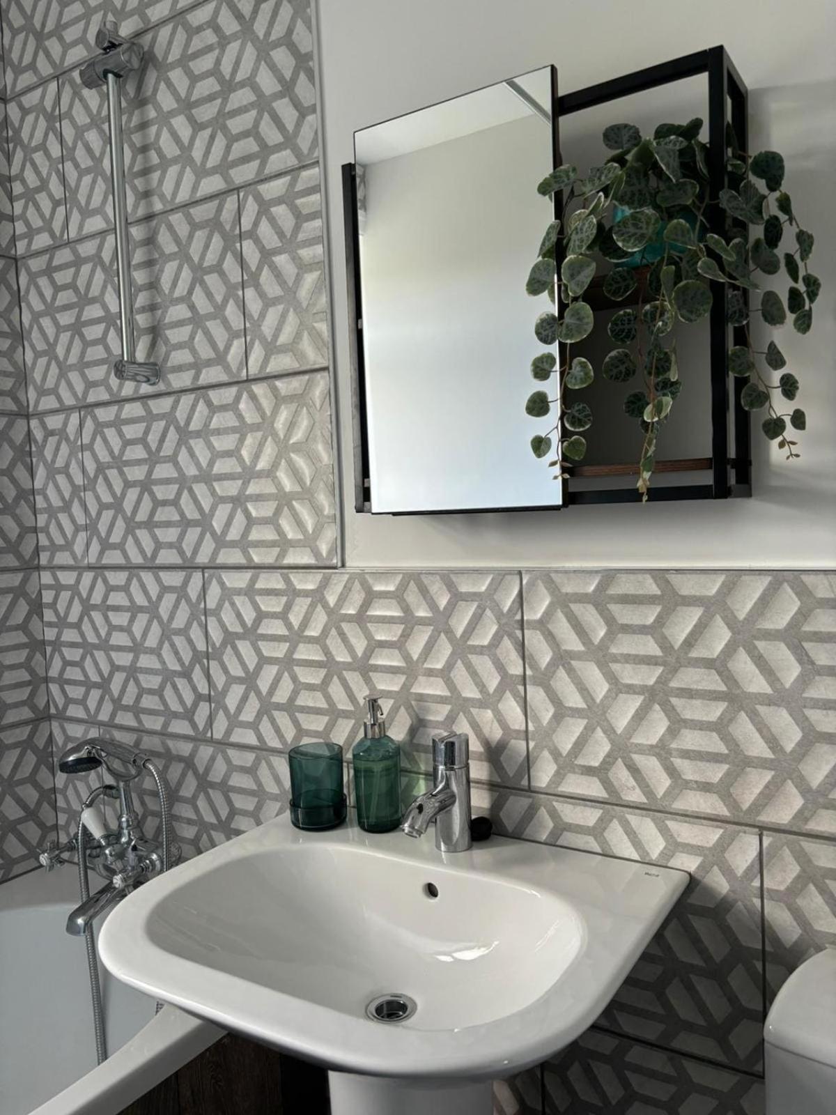 Blackley Rustic Gem A Suburb Hideaway *