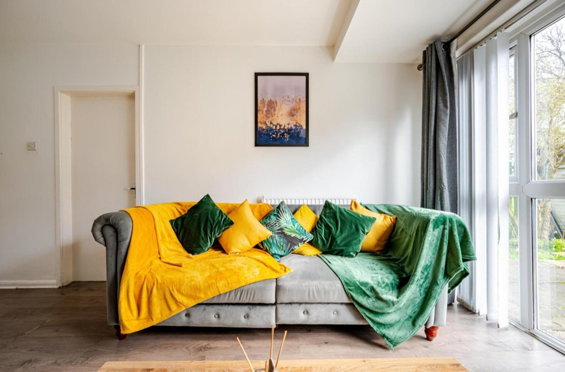 Hillside Haven In Holiday home Manchester
