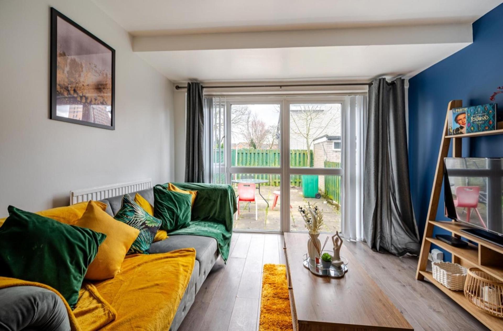 Hillside Haven In Holiday home Manchester