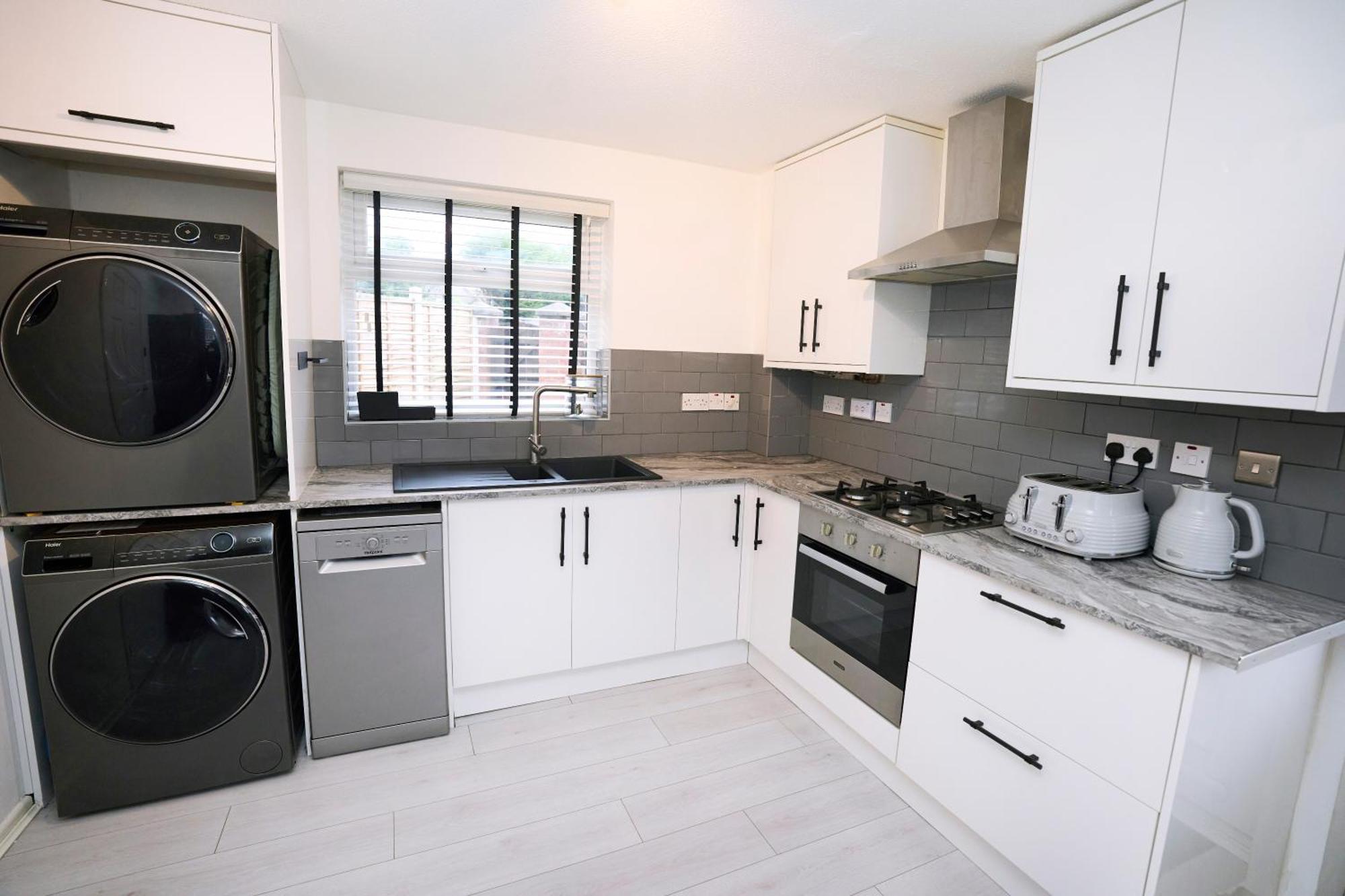 Holiday home Spacious 2-Bed Home Near Manchester City Centre, Fast Wifi