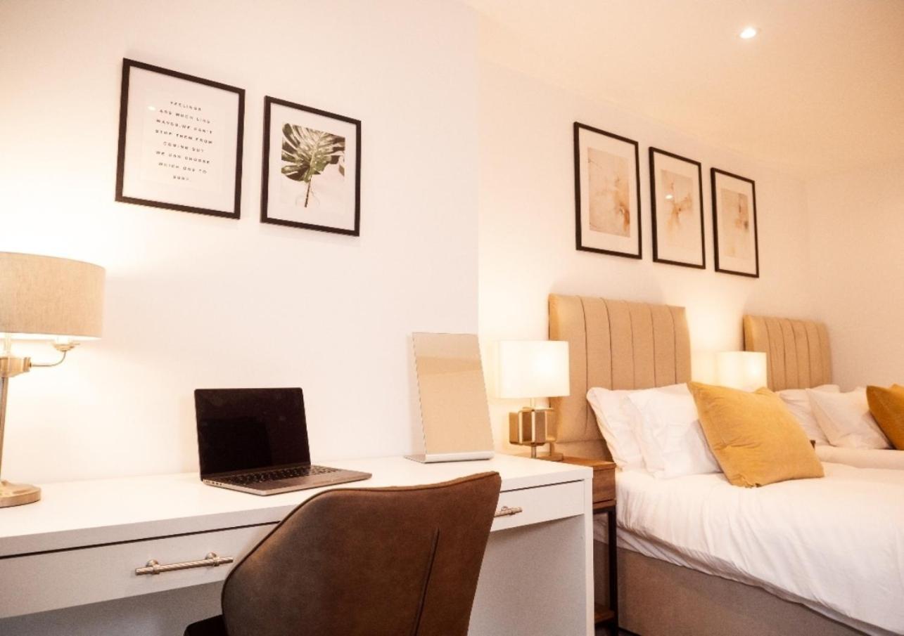 Luxurious Flat In *