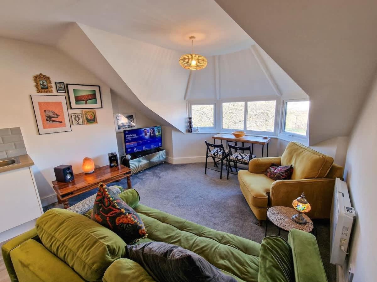 Old Trafford 1 Bed By Superhost Apartment