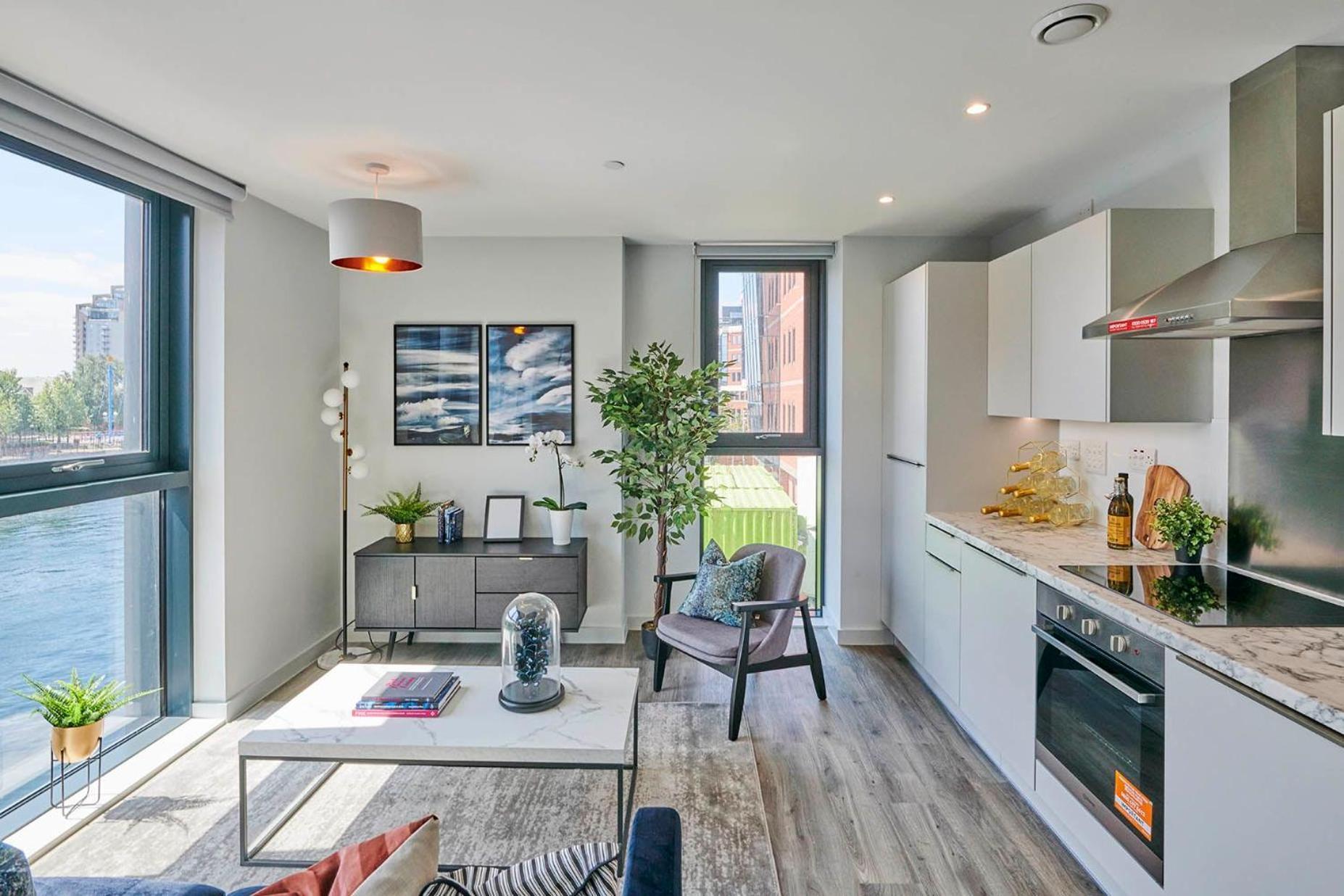 Chic And Spacious In The Heart Of Salford Apartment