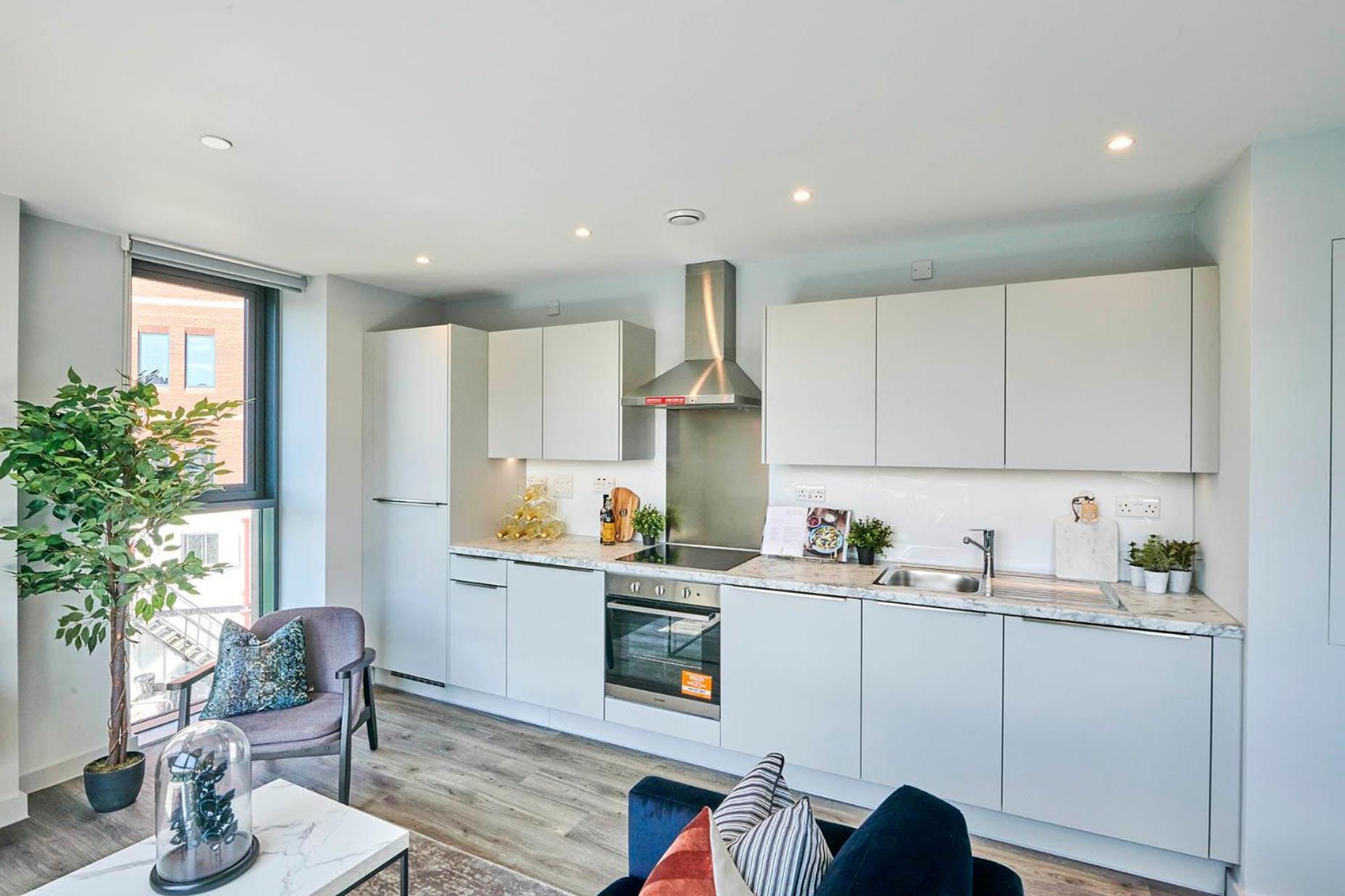 Chic And Spacious In The Heart Of Salford Apartment