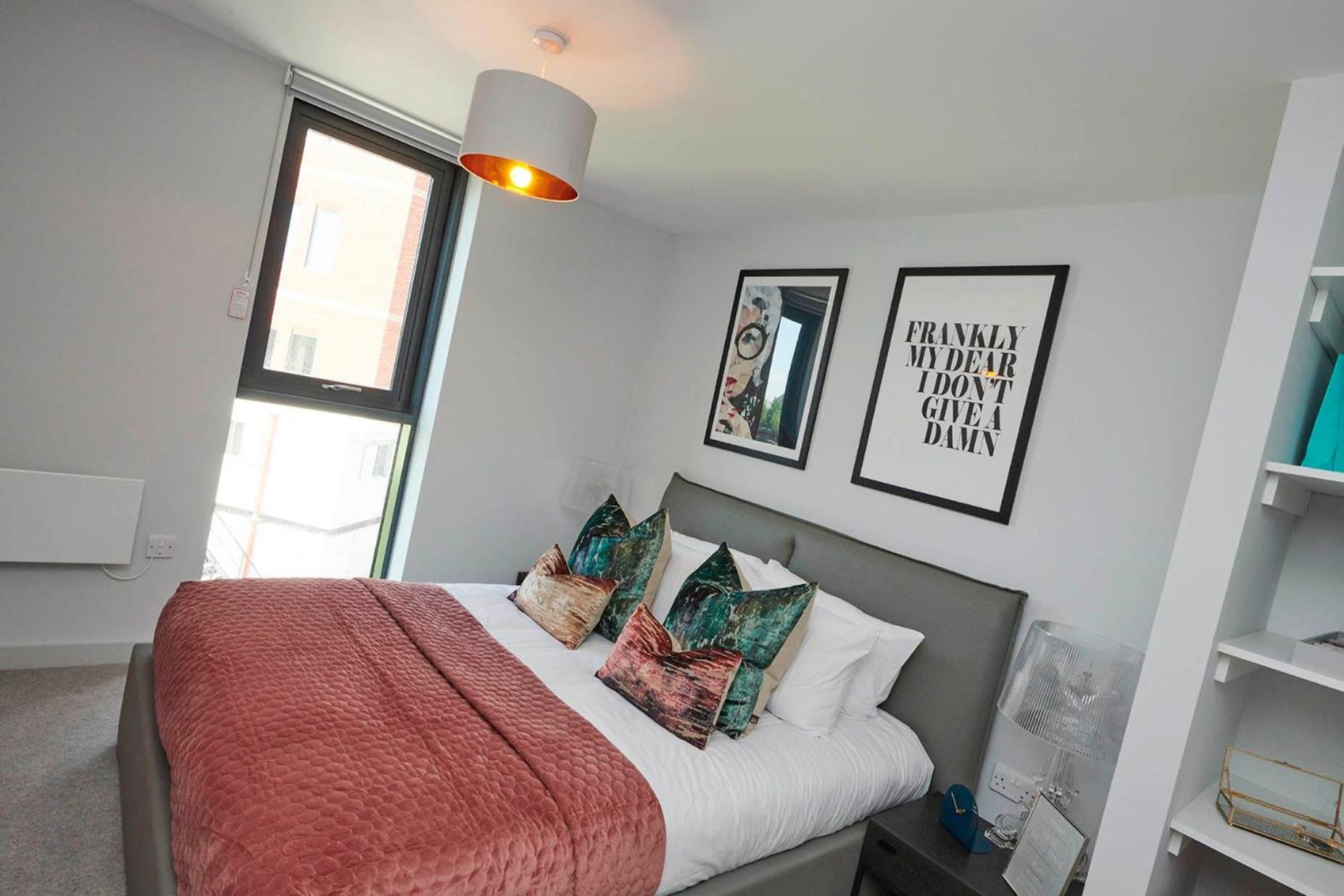 Apartment Chic And Spacious In The Heart Of Salford