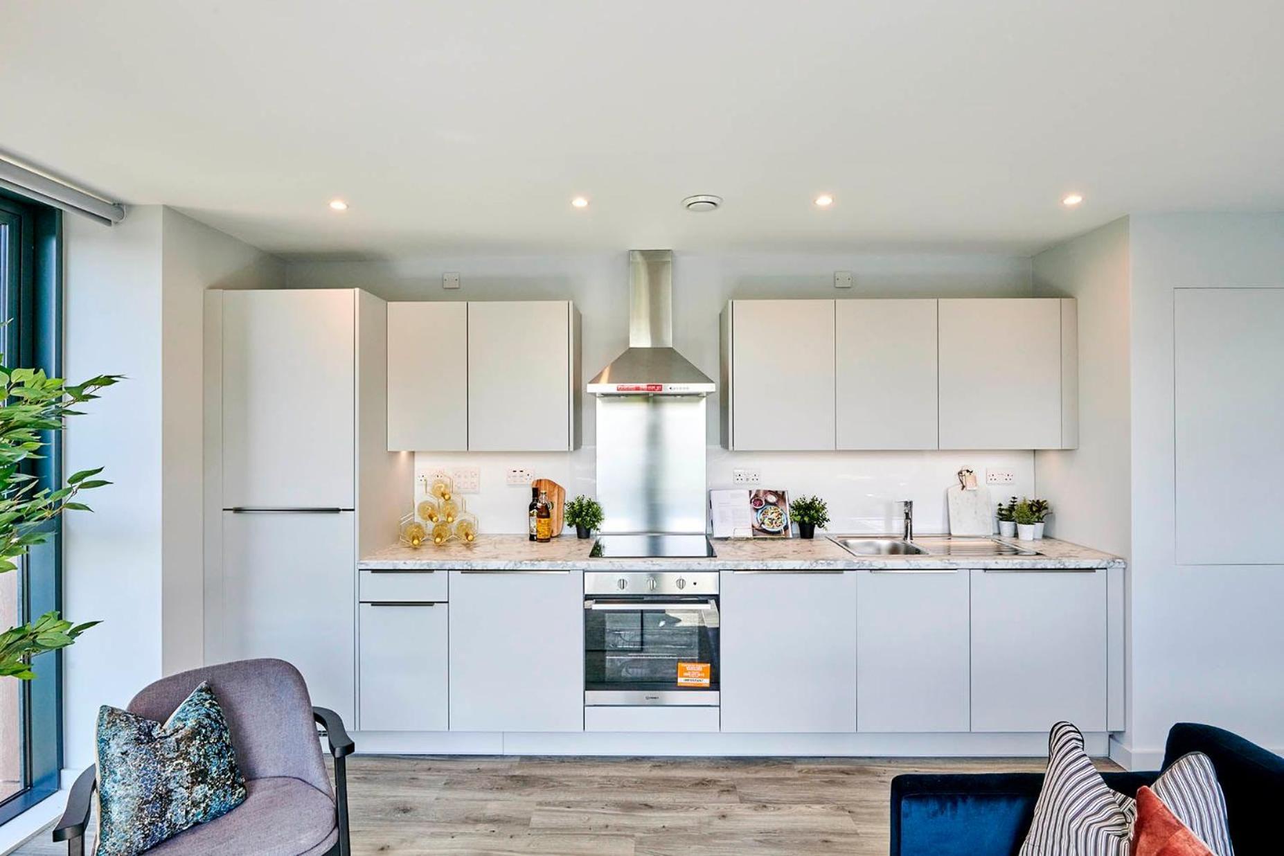 Chic And Spacious In The Heart Of Salford Apartment
