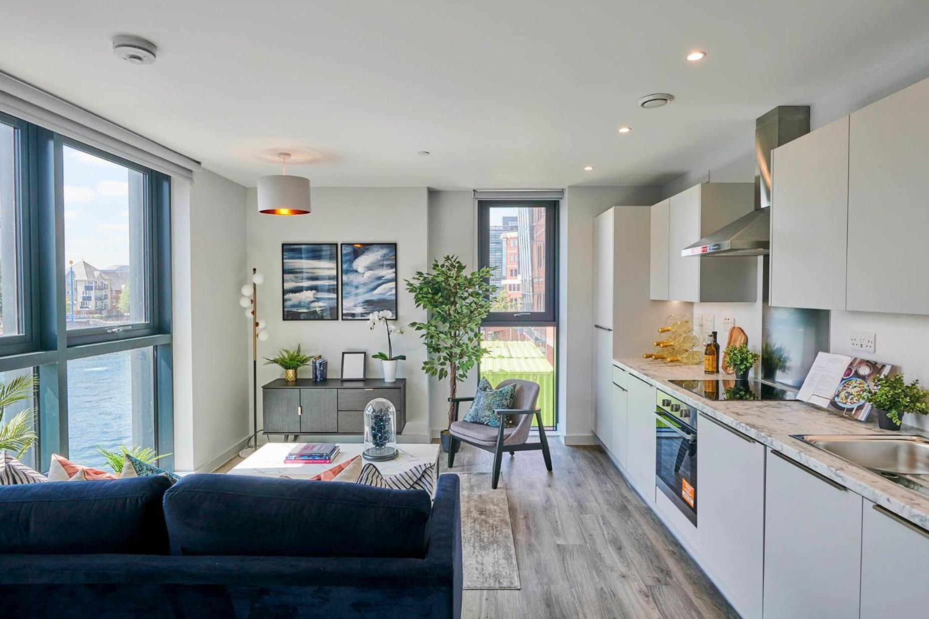 Chic And Spacious In The Heart Of Salford Apartment *