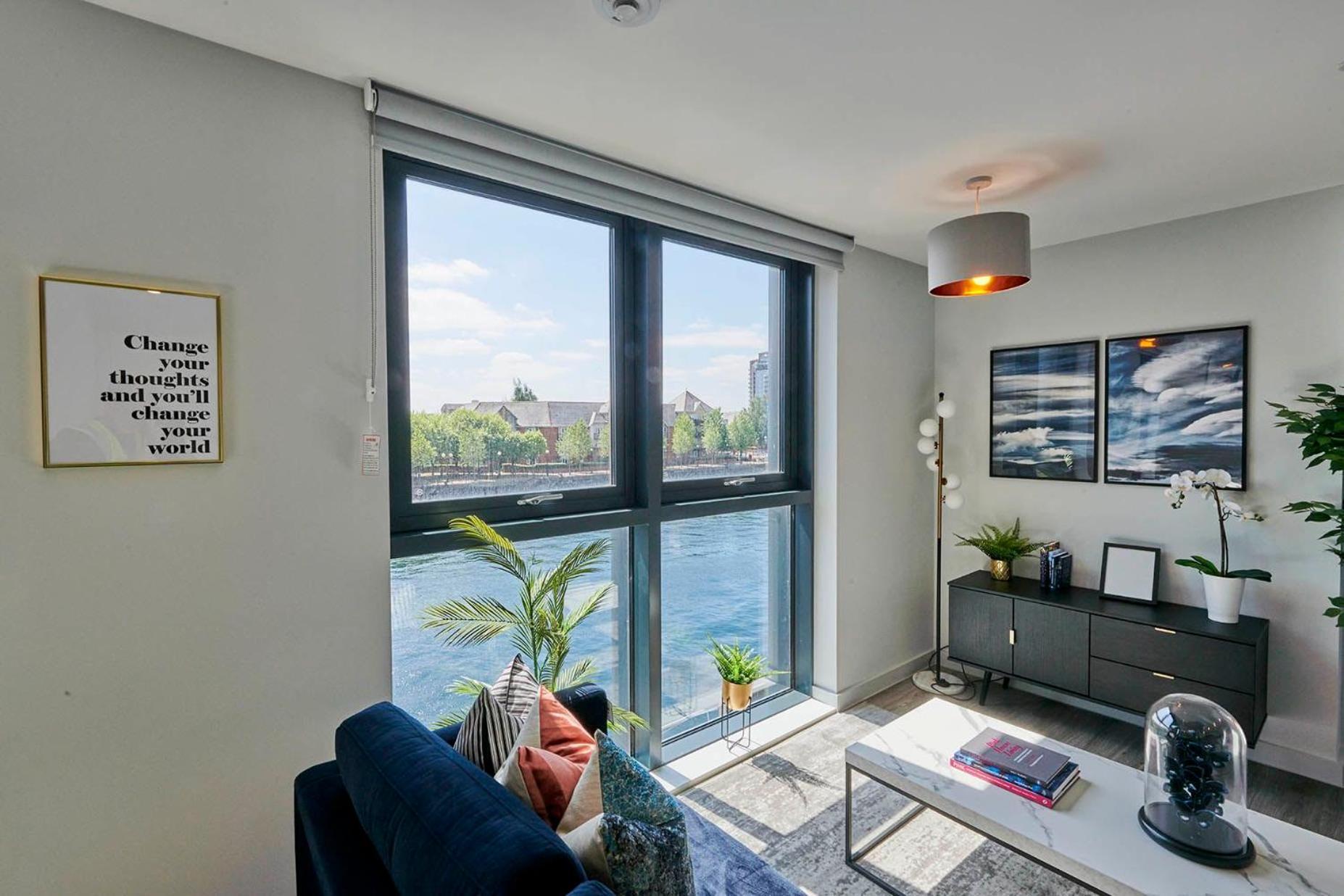 Apartment Chic And Spacious In The Heart Of Salford *
