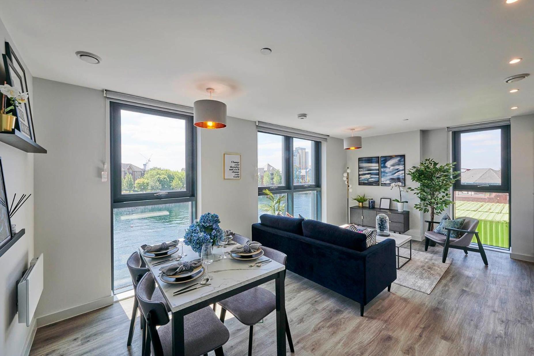 Chic And Spacious In The Heart Of Salford Apartment Manchester
