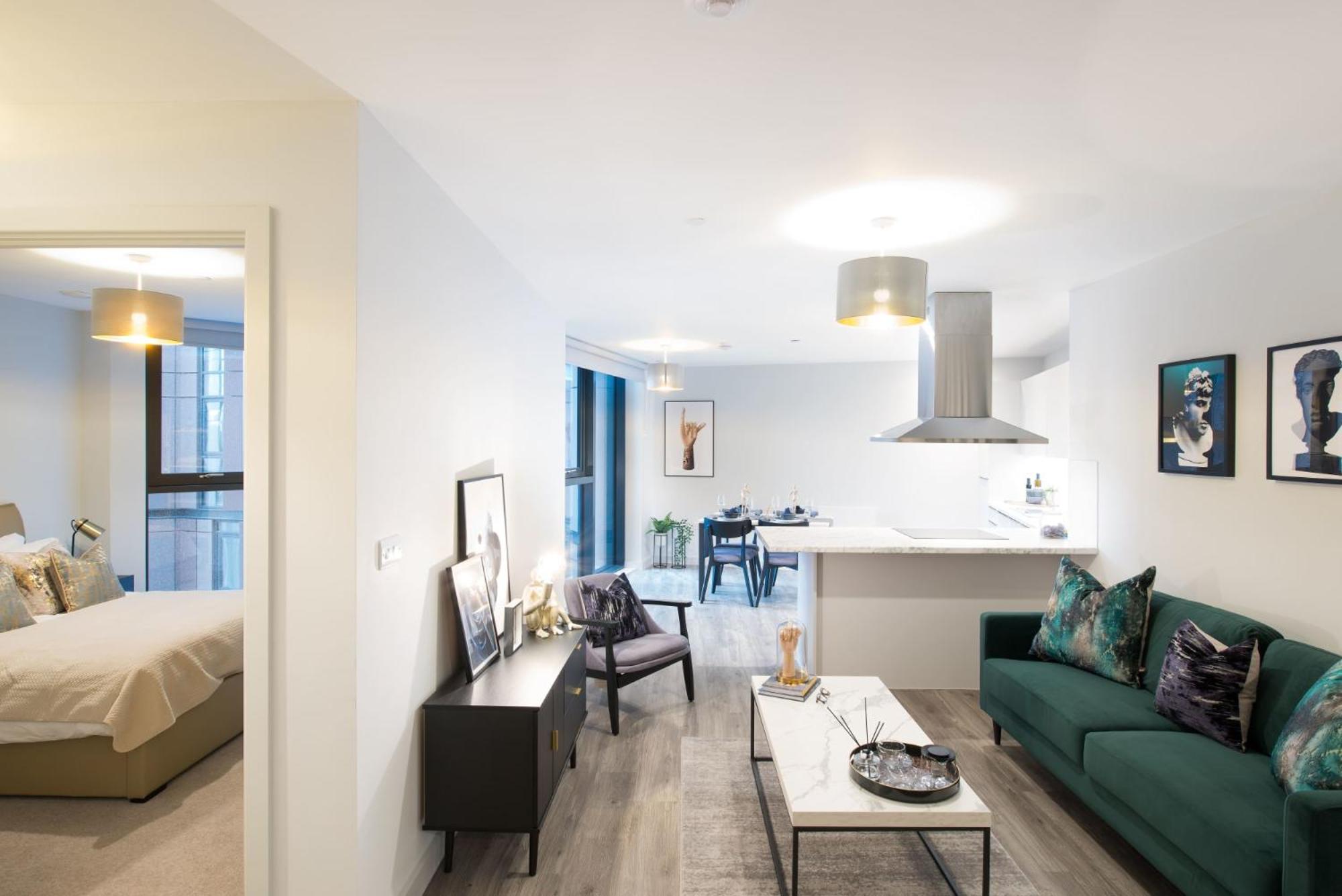 Chic And Spacious In The Heart Of Salford Apartment