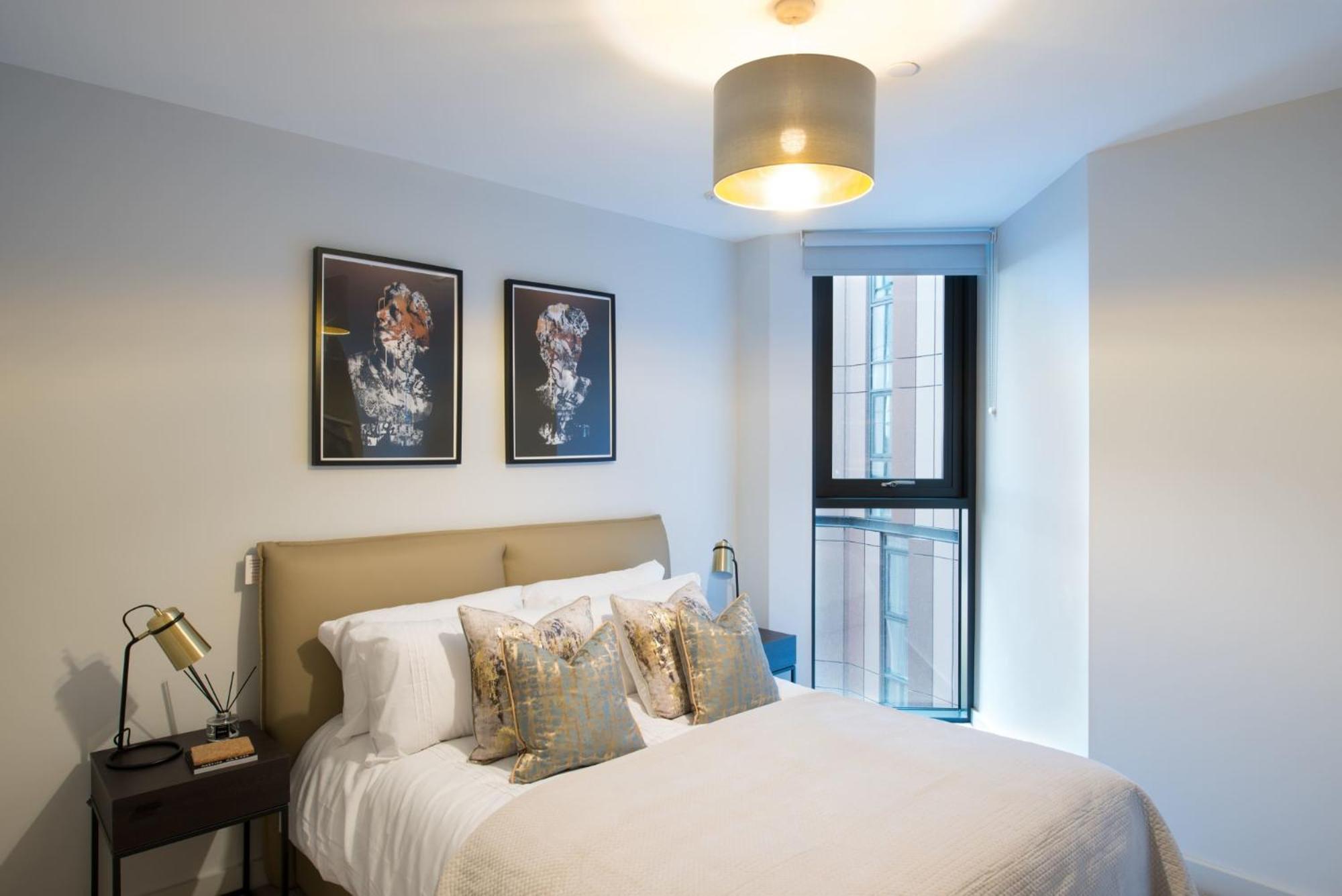 Chic And Spacious In The Heart Of Salford Apartment Manchester