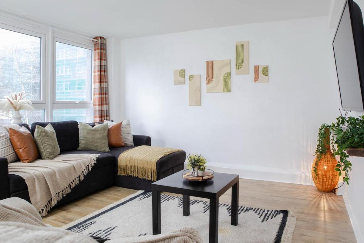Apartment Cozy Next To Ao Arena With Free Parking *