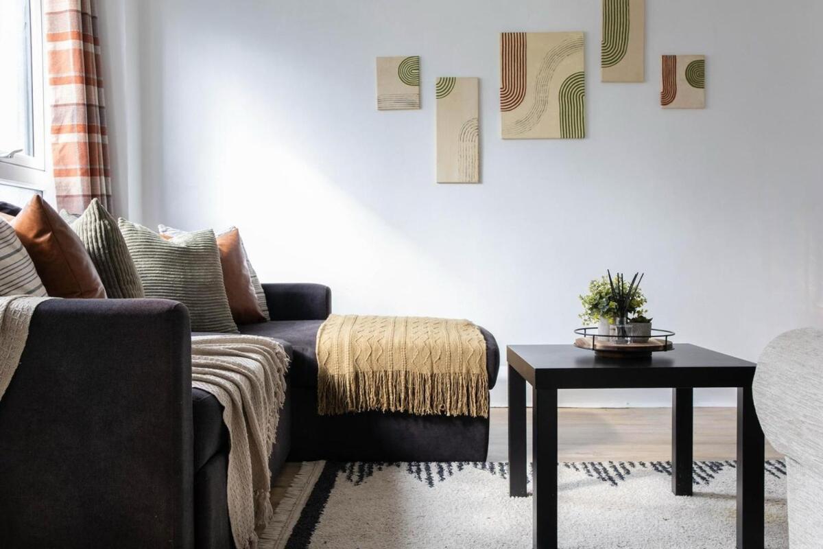 Cozy Next To Ao Arena With Free Parking Apartment
