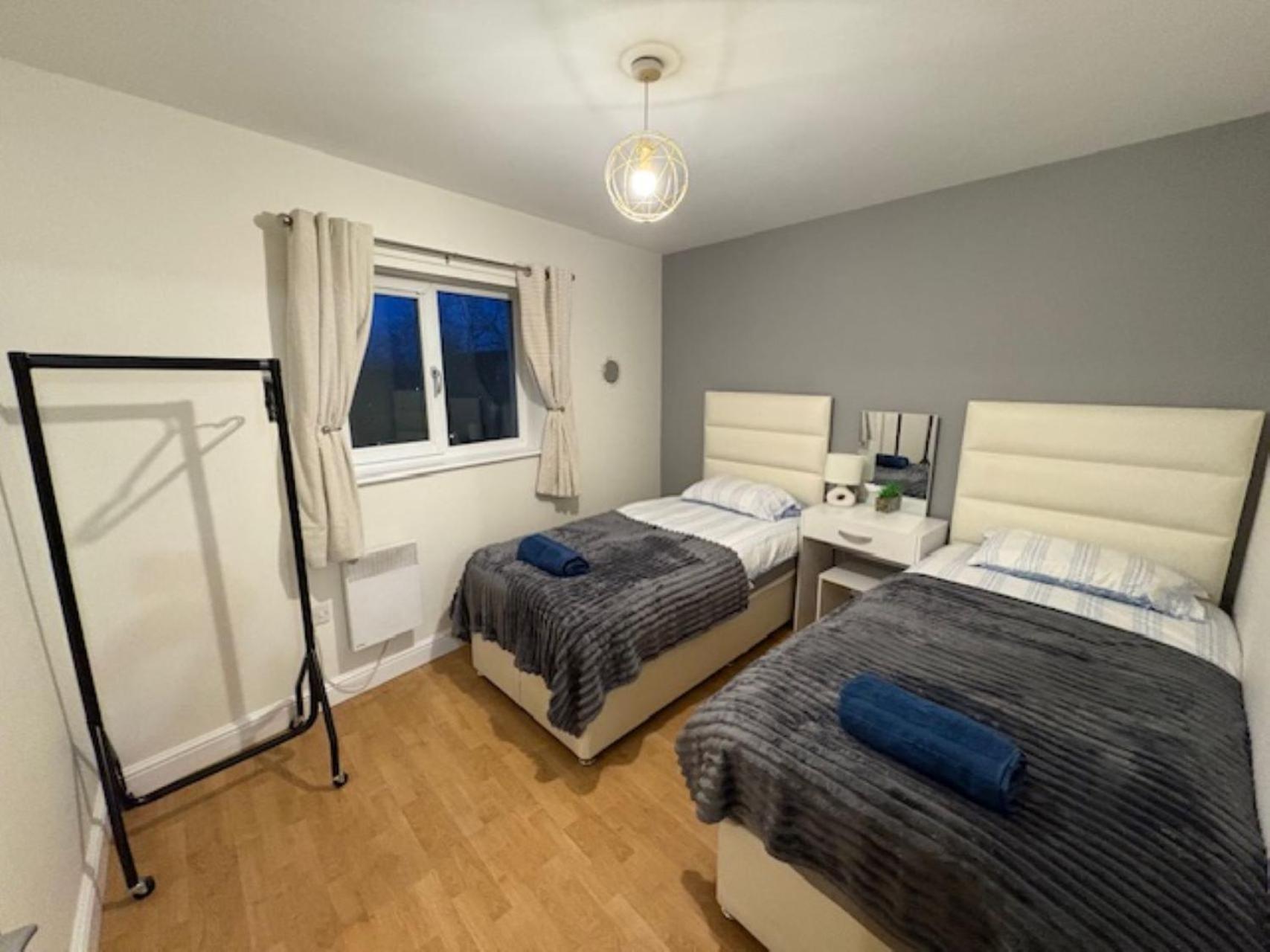 Cosy, 2 Bed Flat Parking Manchester