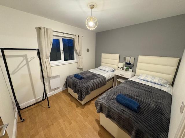 Cosy, 2 Bed Flat Parking Manchester