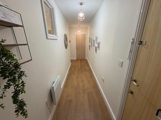 Cosy, 2 Bed Flat Parking * Manchester