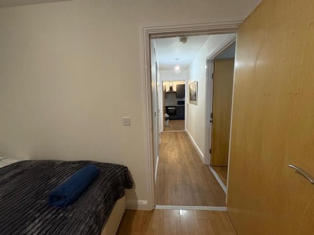 Cosy, 2 Bed Flat Parking *