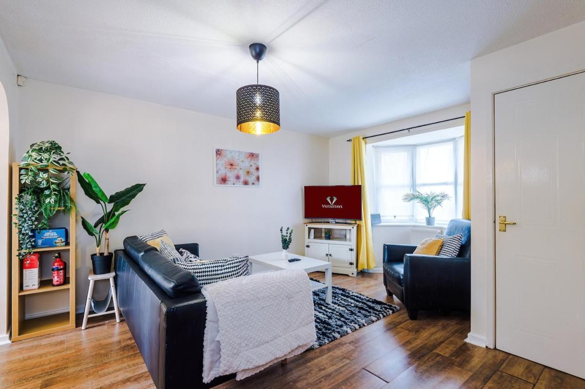 Vakantiehuis Cozy 3 Bed With Ps4 And Parking By Vista Short Lets Manchester