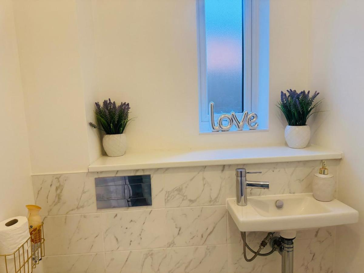 Modern Lux New Built House In Ancoats Free Wifi Parking Holiday home Manchester