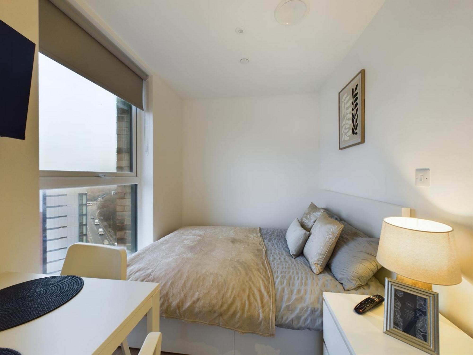 Charming Type In Cheltenham Apartment