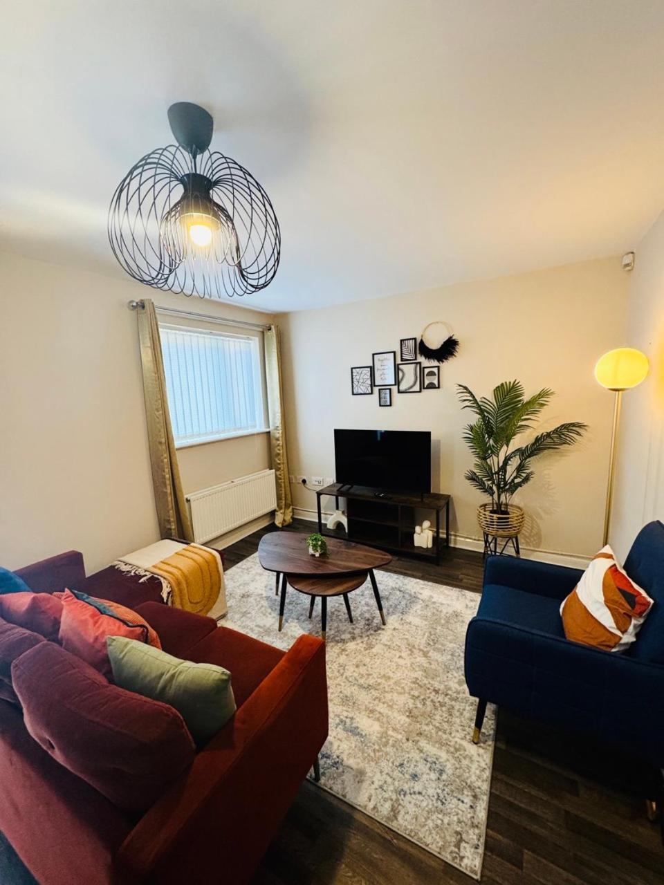 Modern 4-bed House Free Parking Walking Distance To Coop Live , Etihad, Ancoats And Centre Holiday home