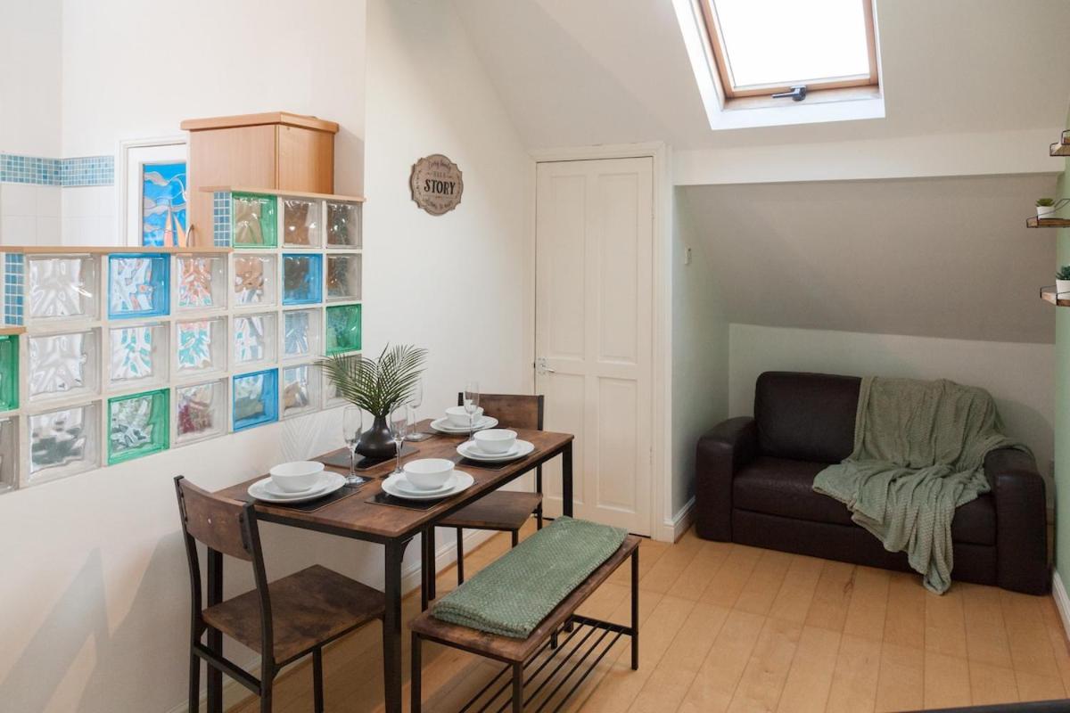 The Turquoise Double In A 6 Bedroom Victorian House