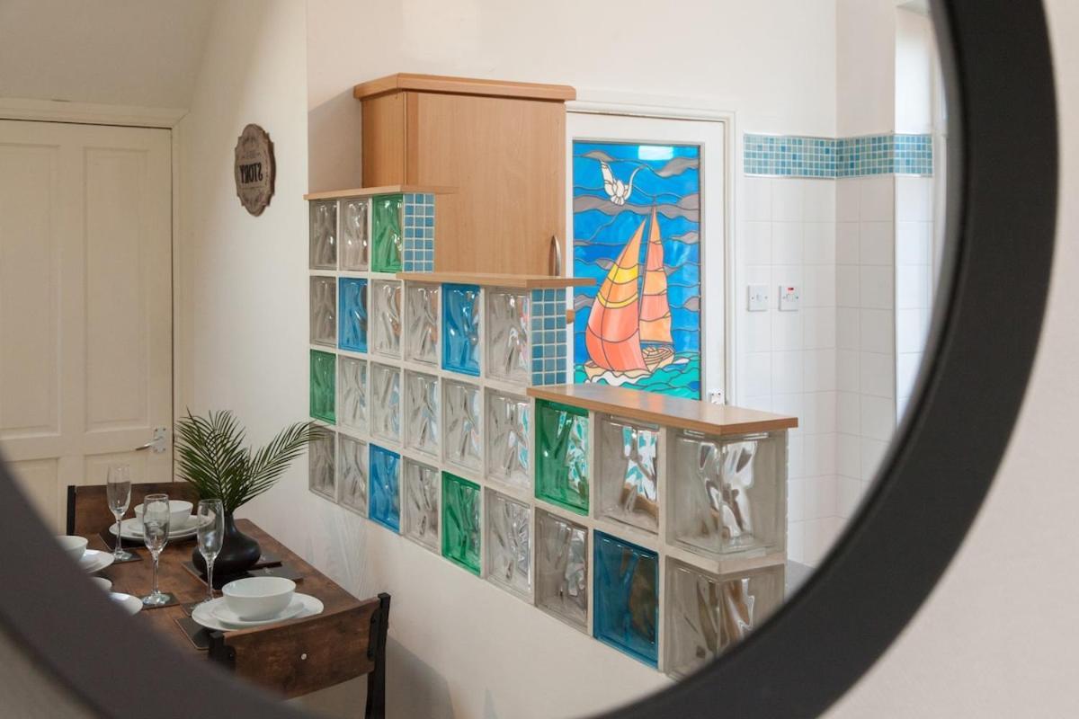 Apartment The Turquoise Double In A 6 Bedroom Victorian House *