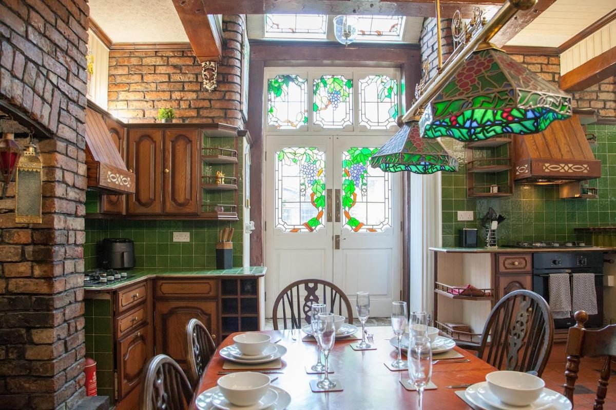 Apartment The Turquoise Double In A 6 Bedroom Victorian House