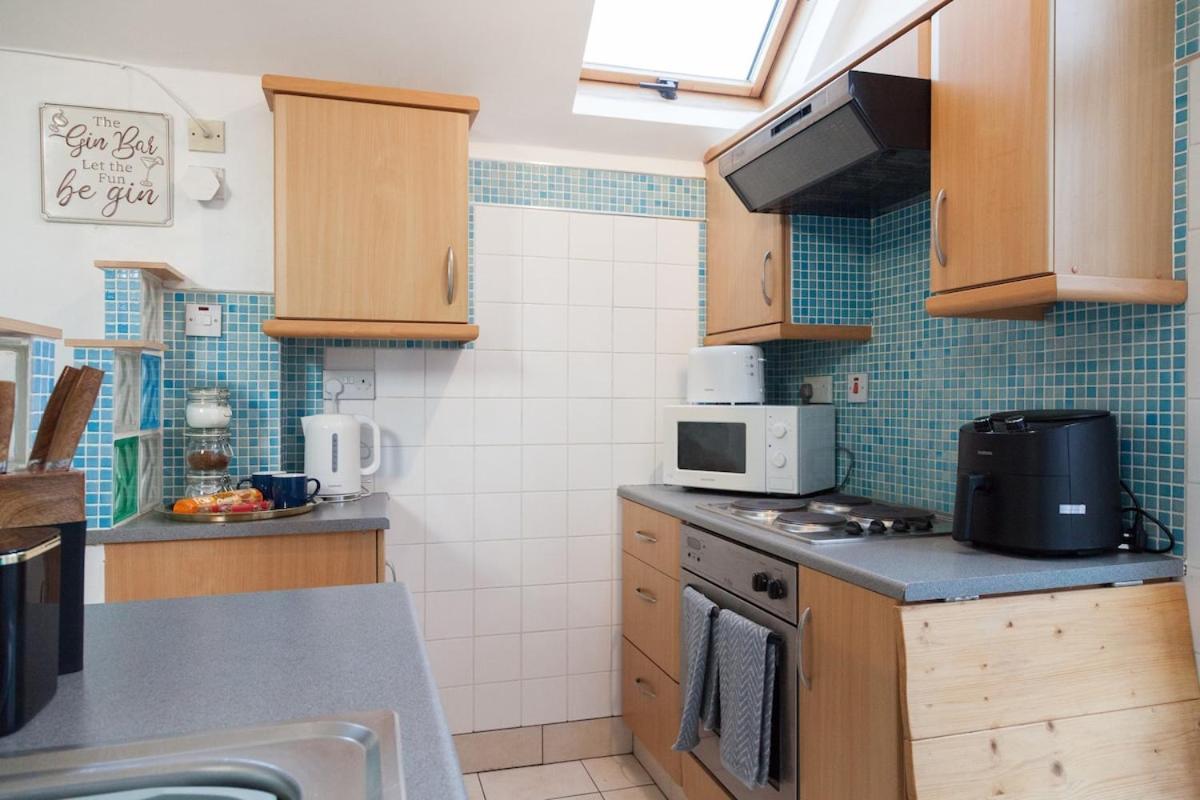 Apartment The Turquoise Double In A 6 Bedroom Victorian House *