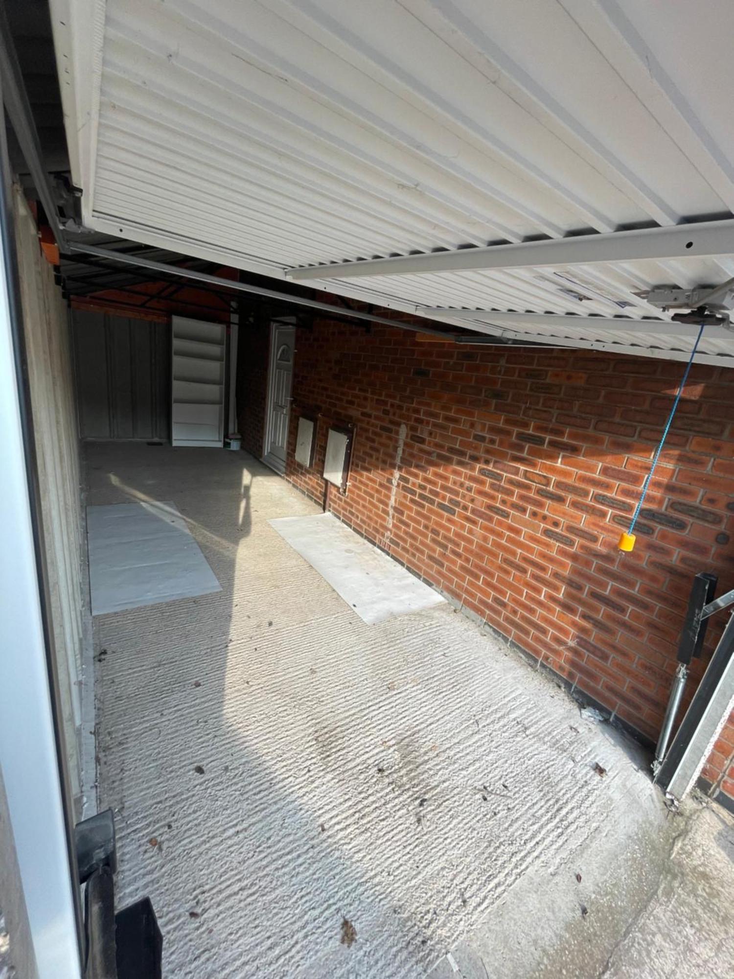 House Near Centre & Etihad, Free Parking & Garden Apartment