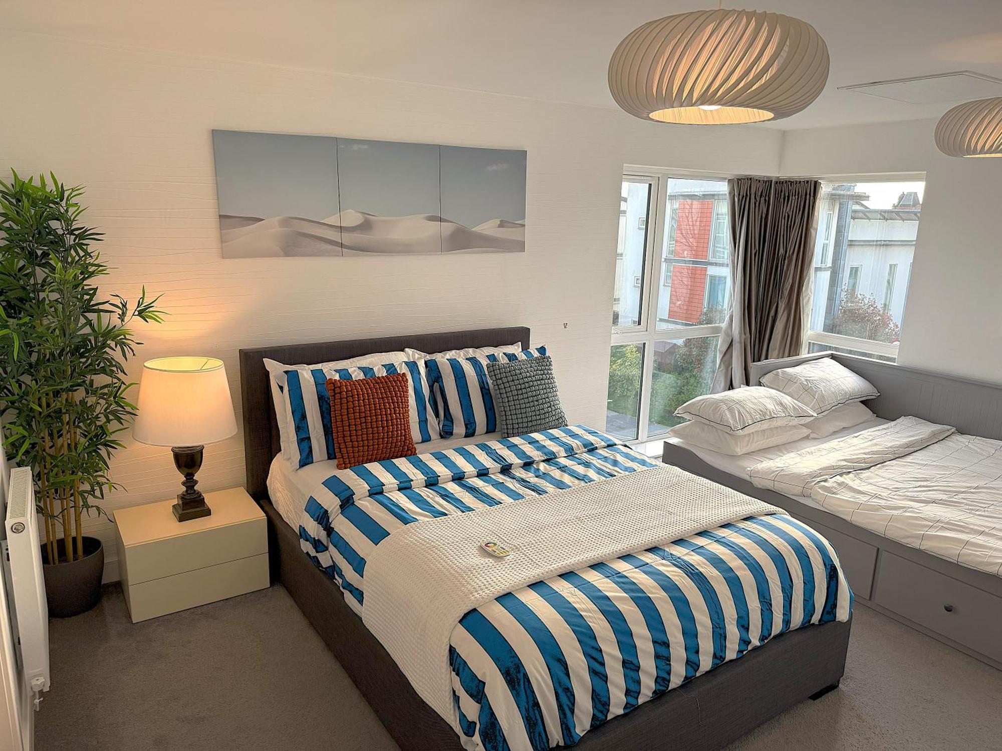 Luxury - Pick A - Free Parking & Kitchen Access, Near Etihad Stadium, The Coop Live & Piccadilly Station, * Manchester