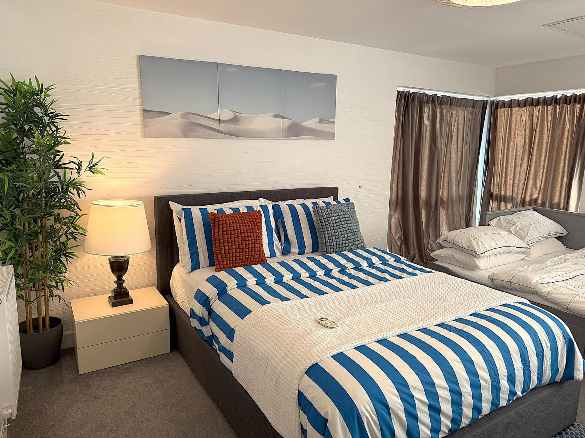 Luxury - Pick A - Free Parking & Kitchen Access, Near Etihad Stadium, The Coop Live & Piccadilly Station, *