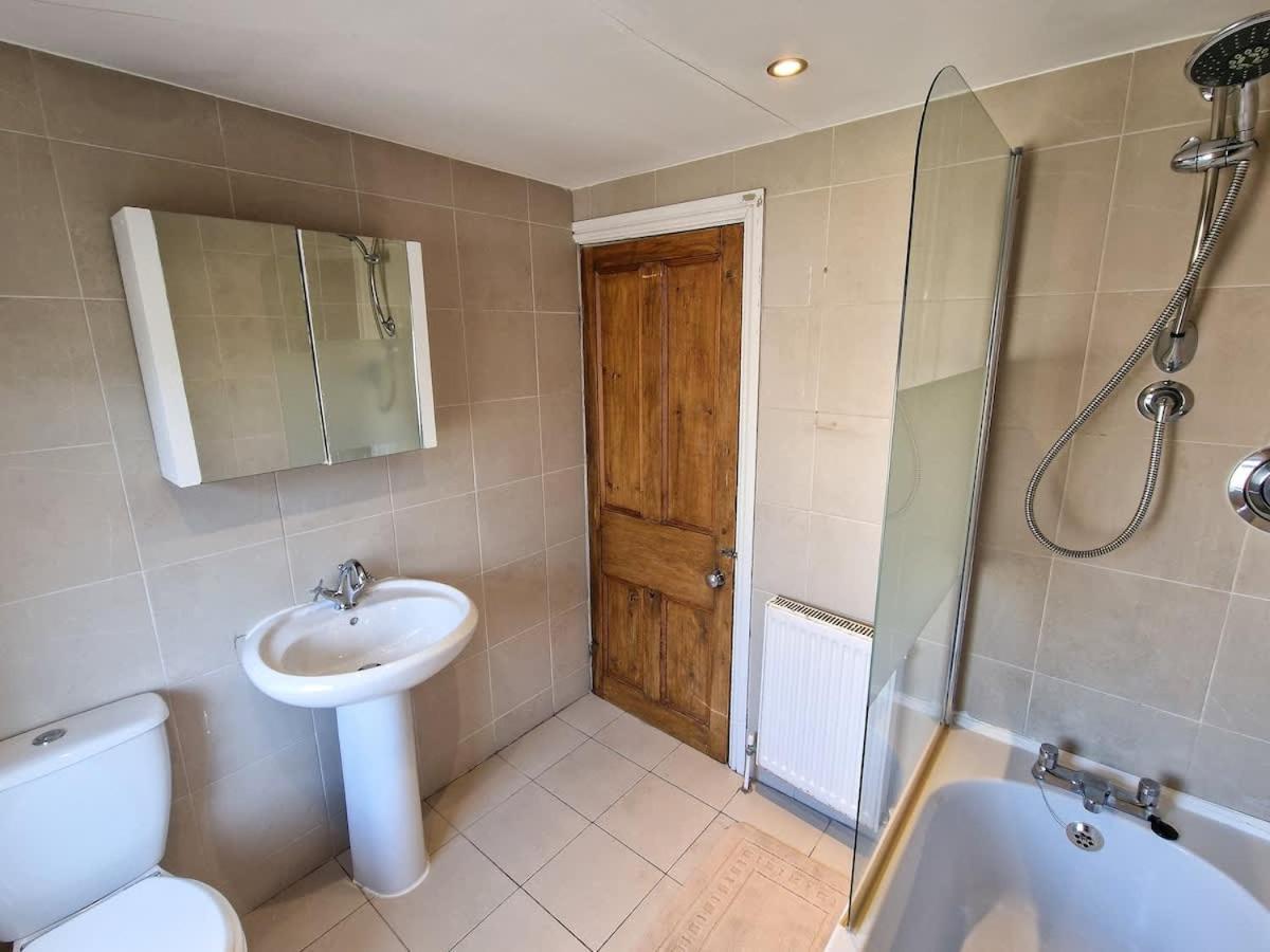 Holiday home Salford Sleeps 10 By Superhost *