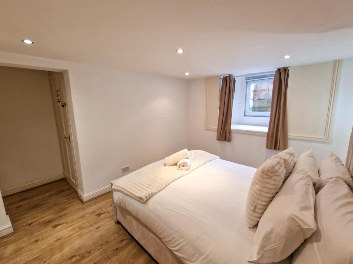 Holiday home Salford Sleeps 10 By Superhost *