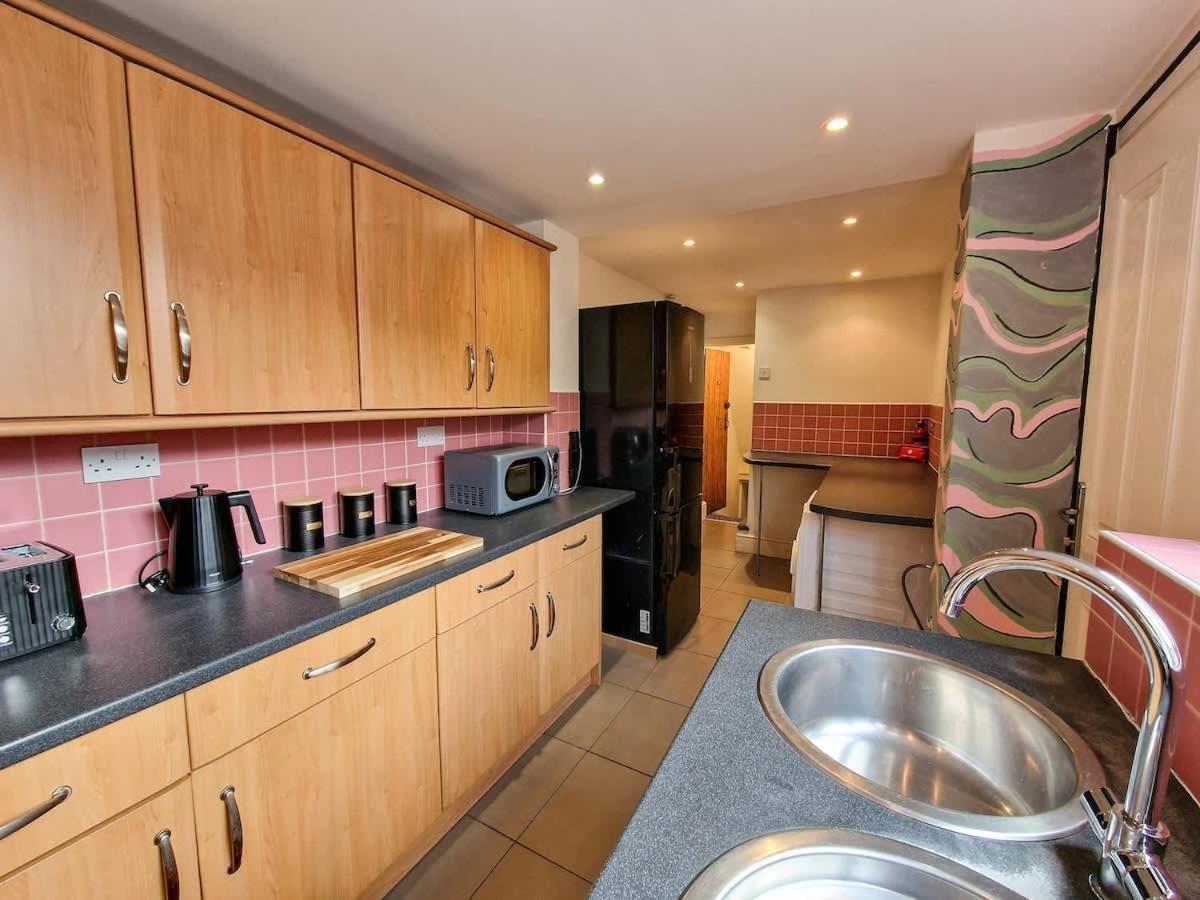 Salford Sleeps 10 By Superhost Holiday home