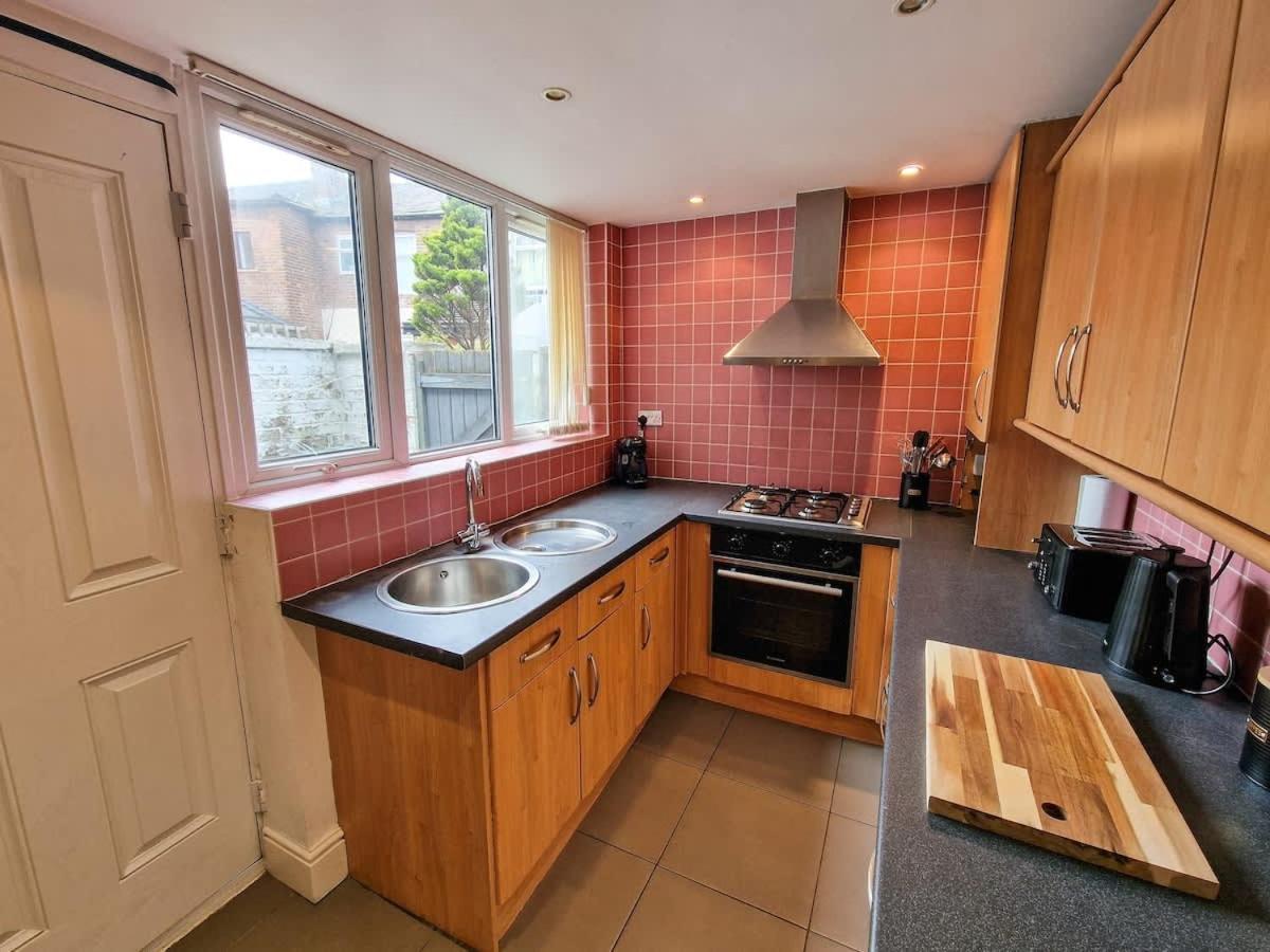 Salford Sleeps 10 By Superhost Holiday home *