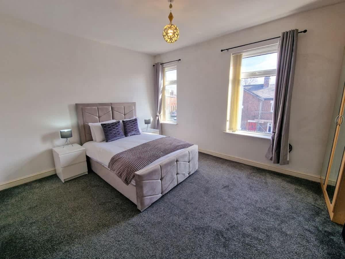 Salford Sleeps 10 By Superhost Manchester